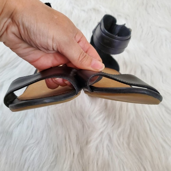 UGG Sz 7 Char Strap Wedge Sandals - Fit Small - Picture 5 of 9